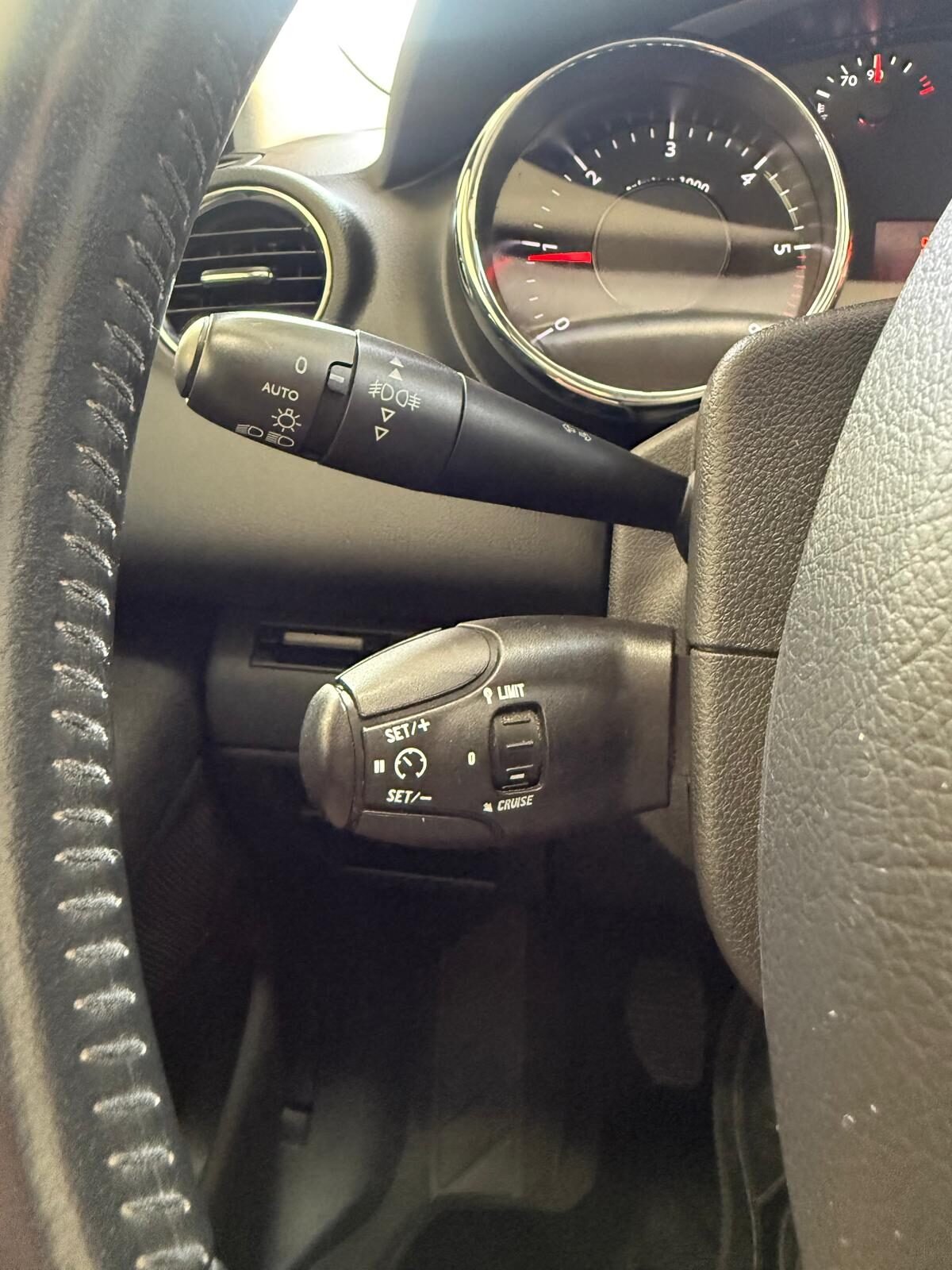 PEUGEOT 3008 1.6HDi