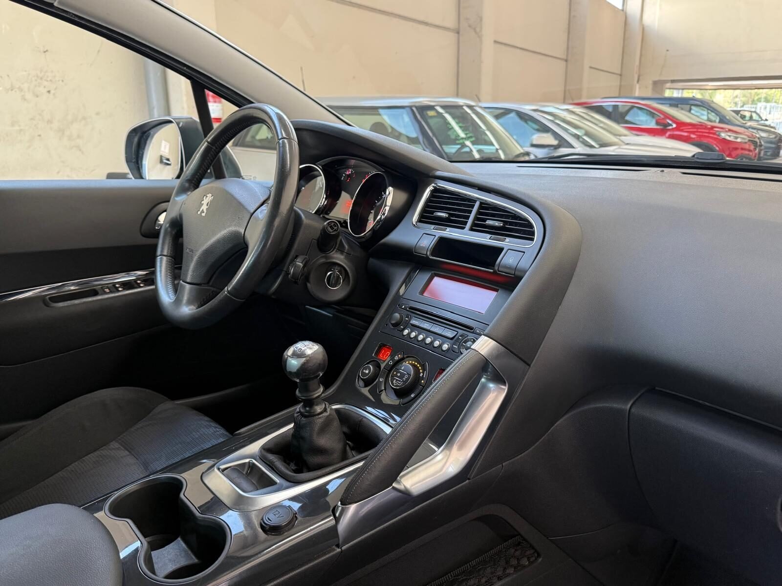 PEUGEOT 3008 1.6HDi