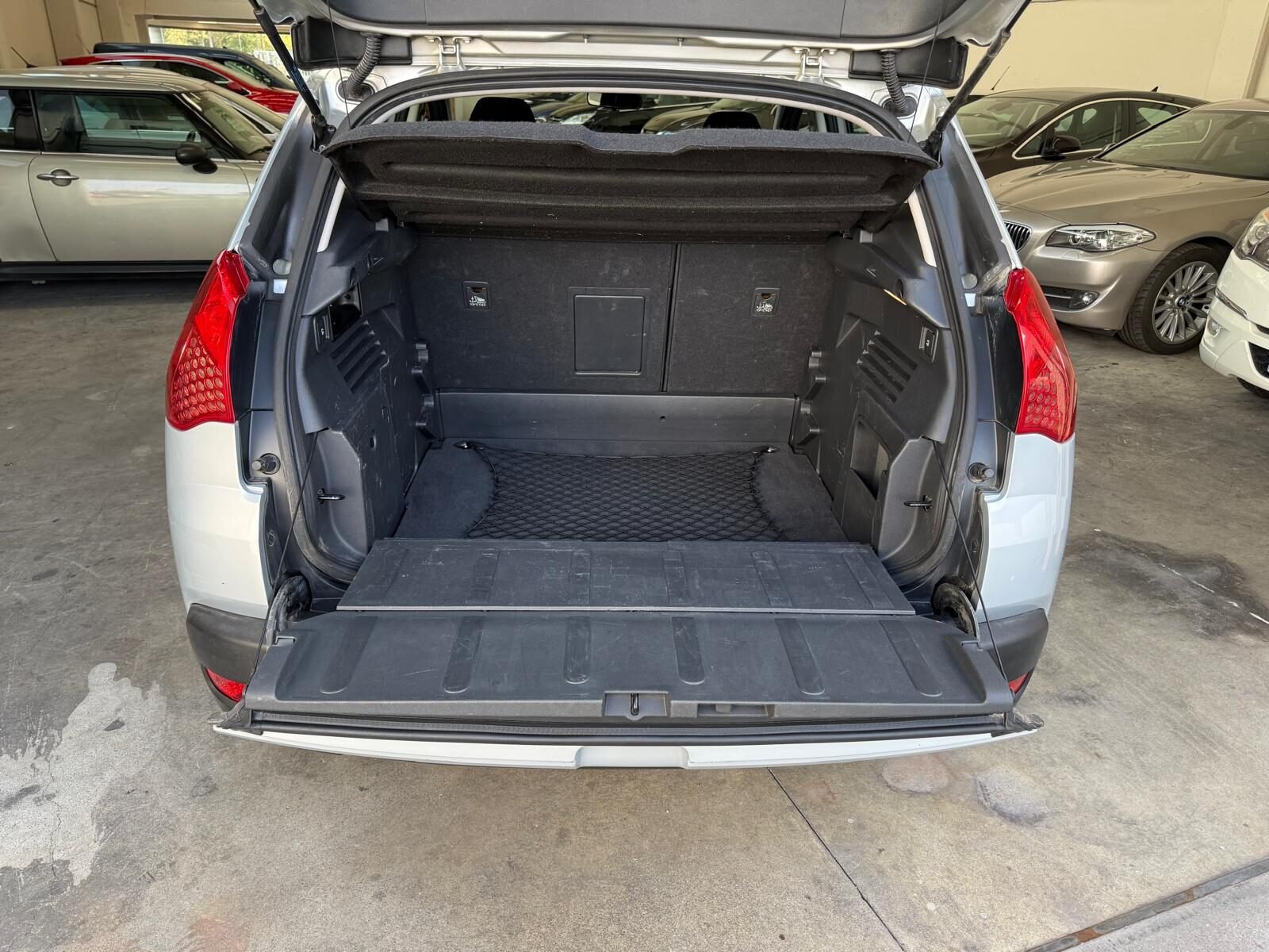 PEUGEOT 3008 1.6HDi