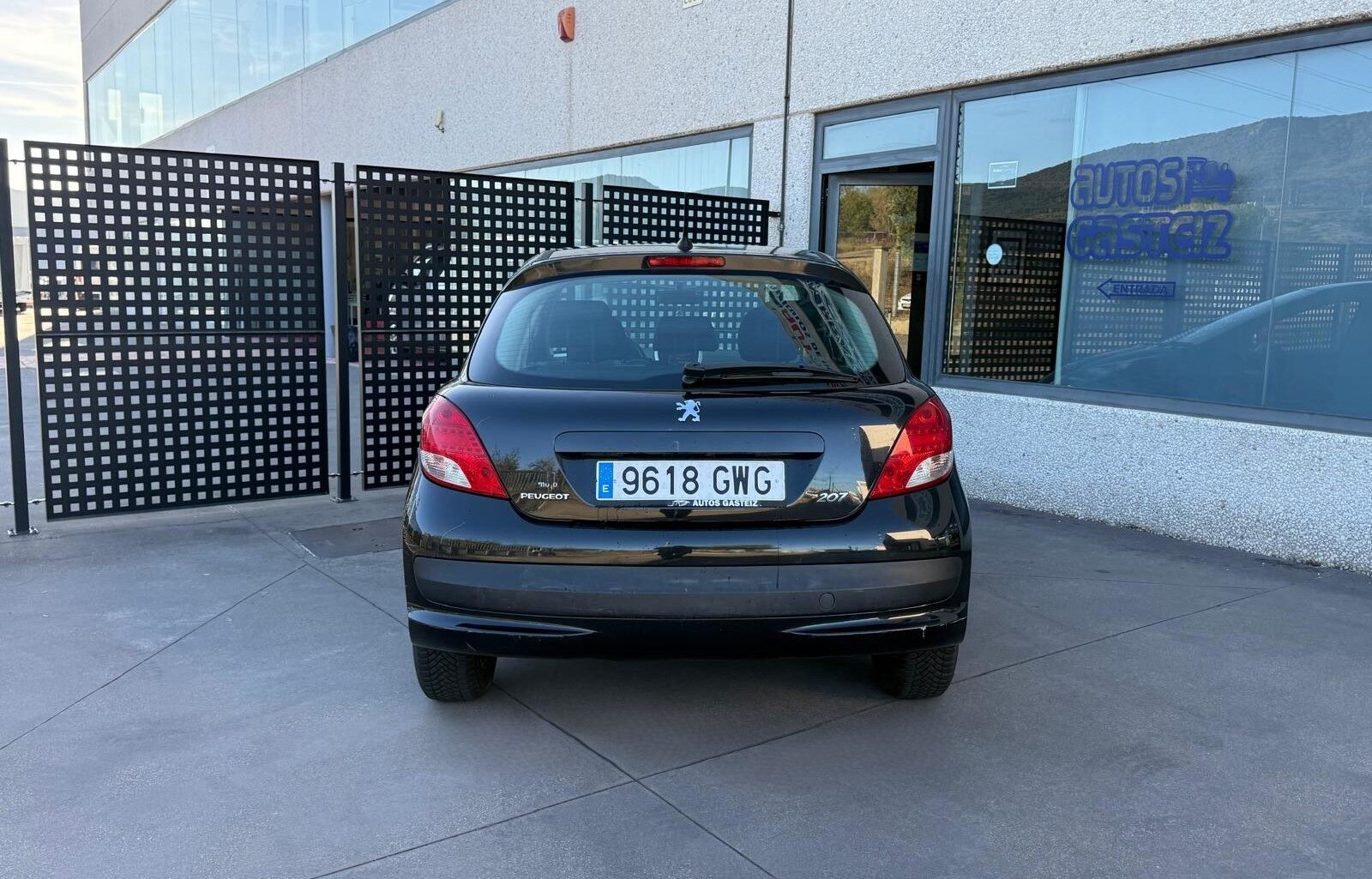 PEUGEOT 207 1.4i Confort