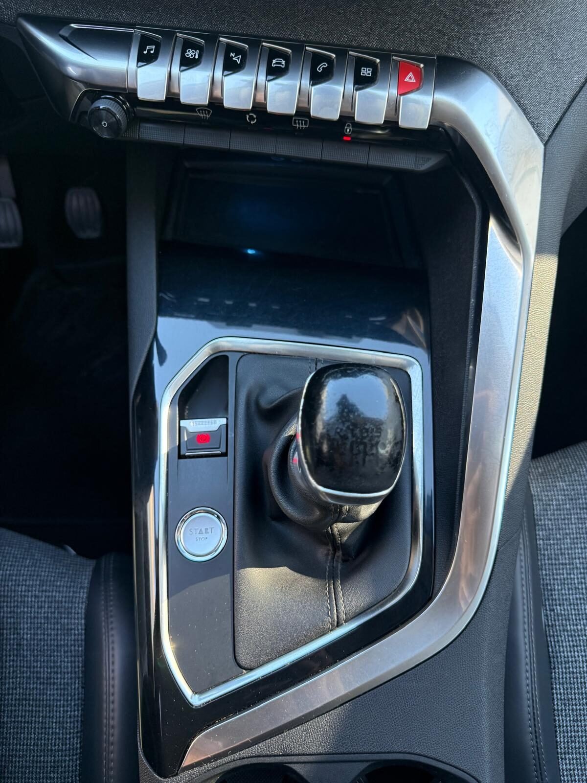 PEUGEOT 3008 1.6HDI