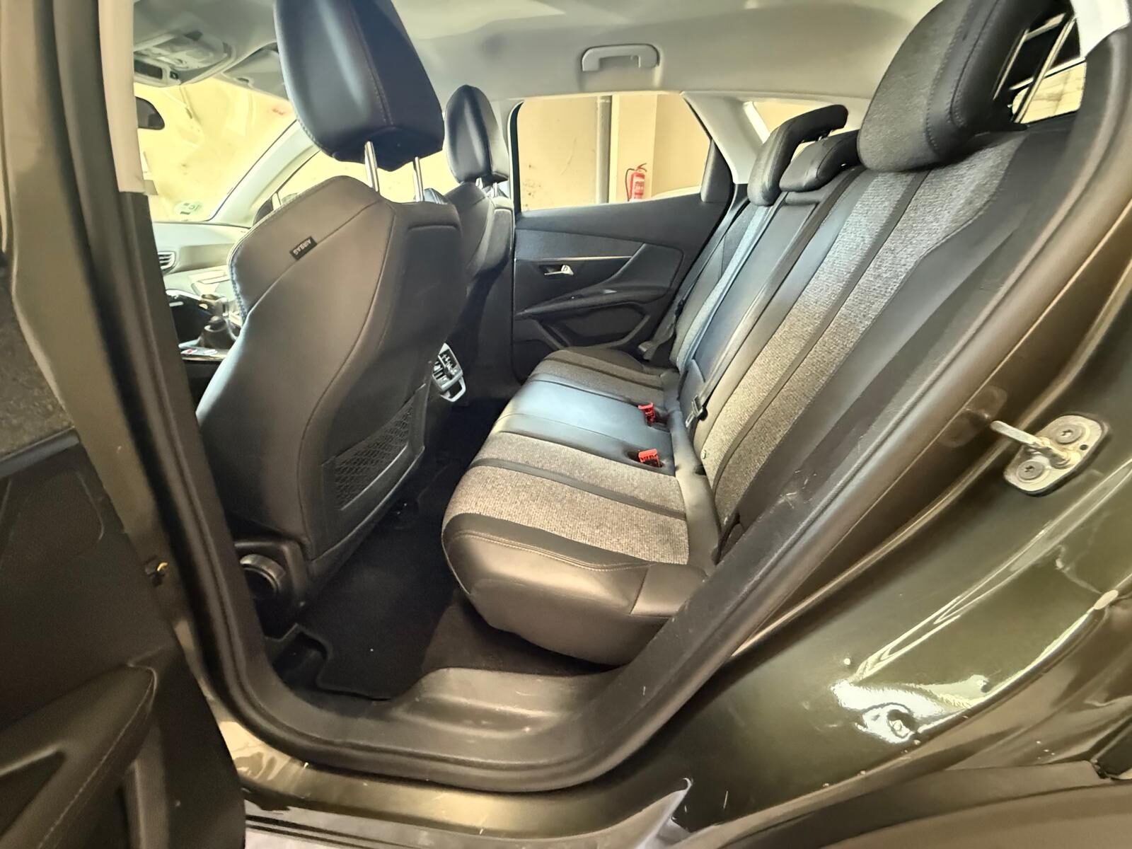 PEUGEOT 3008 1.6HDI