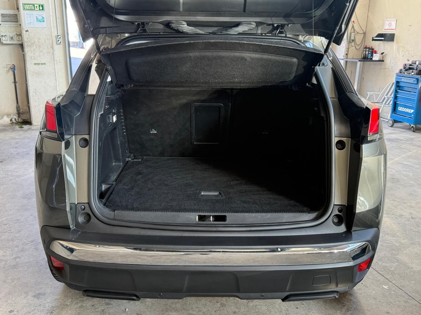 PEUGEOT 3008 1.6HDI
