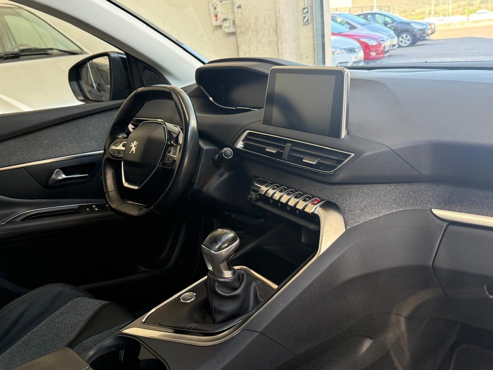 PEUGEOT 3008 1.6HDI